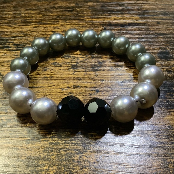 Bracelets - Picture 4 of 6